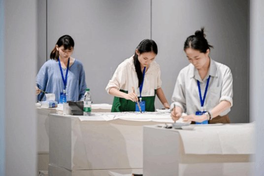 师生代表同台展示专业风采