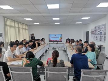支部书记刘韦同志讲解和剖析了习总书记