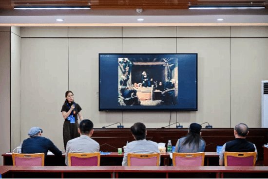 展示了良好的专业素养与精神面貌